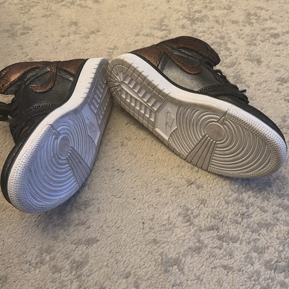 Nike Air Jordan 1 Retro High OG Fearless
Great Condition. - Picture 2 of 3